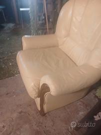 2 poltrone vera pelle beige
