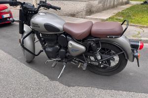 Royal Enfield Classic 350 2023 + 2 Caschi Top OK!