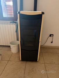 stufa a pellet 14 kw IDRO extraflame mod.Melinda 
