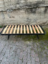 Brande con doghe di legno come nuove