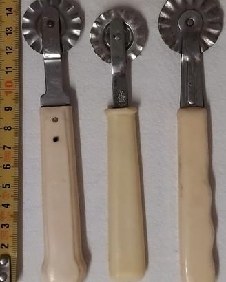 VECCHIE ROTELLE PER LA PASTA UTENSILI VINTAGE
