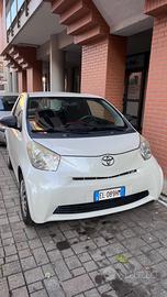 TOYOTA iQ