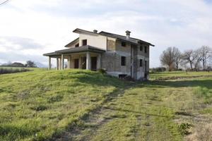 Villa di 390 m² con più di 5 locali a Pontecorvo