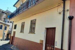 Prestigioso Palazzetto nel Cuore di Pedara