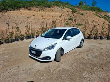 Peugeot 208 PureTech 82 5 porte Allure
