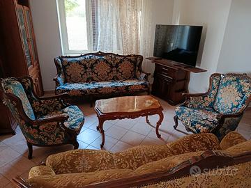 2 divani + 2 poltrone d'epoca 