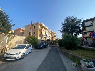 AUTORIMESSA A POZZUOLI