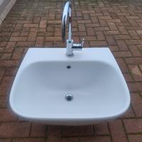 Lavabo con miscelatore 