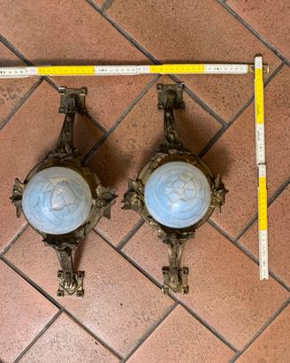 Applique da parete liberty ottone e vetro opalino