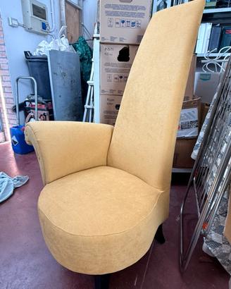 Poltrona asimmetrica stile deco’