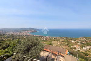 3 LOCALI A AGROPOLI