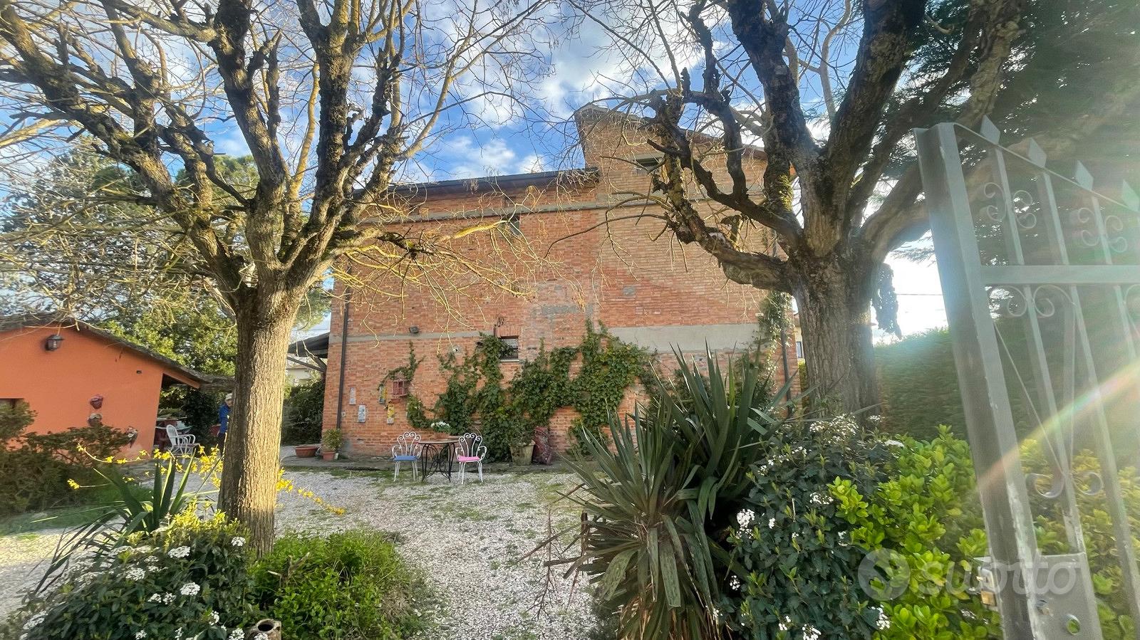Casa singola in mattoni con dependance e terreno - Vista 3
