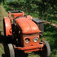 Trattore RENAULT VIGNERON 73