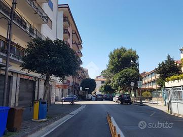 4 LOCALI A NOCERA INFERIORE