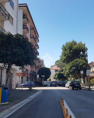 4 LOCALI A NOCERA INFERIORE