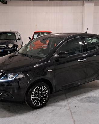 Lancia Ypsilon 1.0 FireFly Hybrid Platino Km. 0 (6