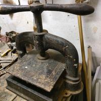 Vecchia pressa da legatorie