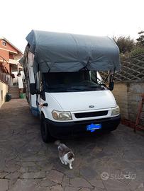 Camper mansardato