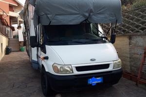 Camper mansardato