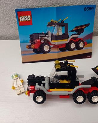 camion da corsa pilota Lego