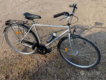 bicicletta da uomo con ruote da 28 e telaio da 56