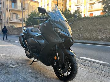 Yamaha tmax 560