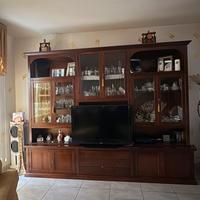 Grande parete attrezzata in legno stile classico
