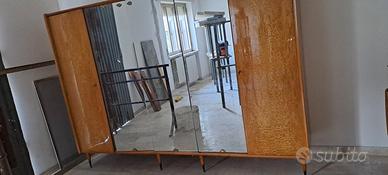 armadio più comó con cassetti 