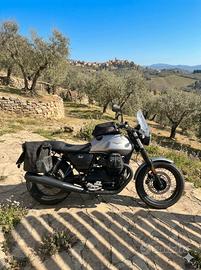 Moto Guzzi V7 III 