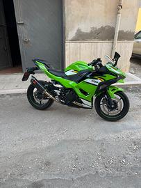 Kawasaki ninja 500 modello SE