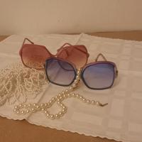 coppia di occhiali da sole