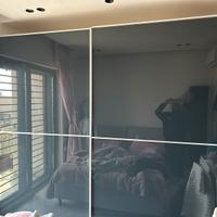 Armadio 2 ante scorrevoli vetro blu 280x250 cm