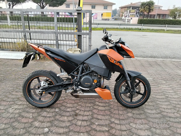 KTM Duke 690