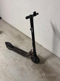 Monopattino elettrico Ninebot