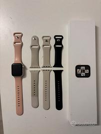 Apple watch SE cassa da 40mm con tre conturini