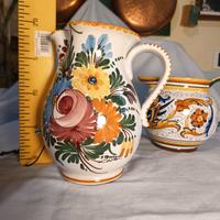 Coppia di brocche in ceramica artistica 