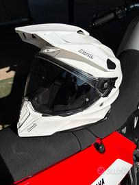 Casco airoh commander