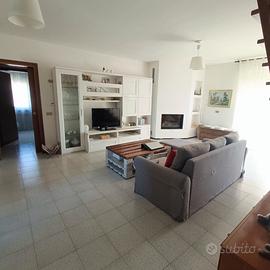 Cervignano ampio appartamento con soffitta