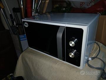 FORNO A MICROONDE SAMSUNG E LAVATRICE ARISTON 7KG
