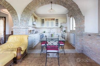 Villa di 391 m² con più di 5 locali e box auto dop