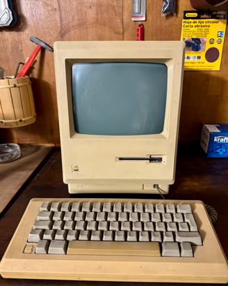 Macintosh 128 k apple one