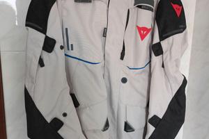 Giubbotto per moto marchio Dainese