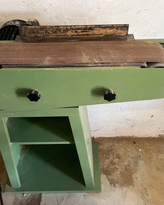 Levigatrice a nastro professionale