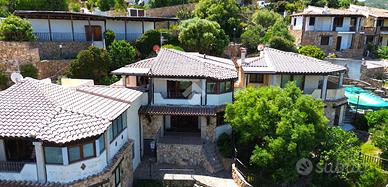 VILLA A SCHIERA A LOIRI PORTO SAN PAOLO