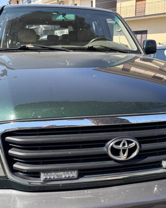 Toyota HDJ 100 Land Cruiser