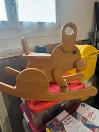 dondolo coniglio in legno