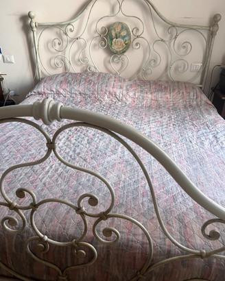 Letto matrimoniale in ferro battuto