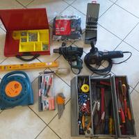 ATTREZZATURA VARIA COME DA FOTO IN STOCK