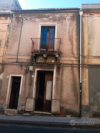 Acireale (Mangano) Intero Palazzetto Indipendente