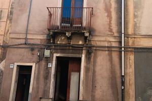 Acireale (Mangano) Intero Palazzetto Indipendente